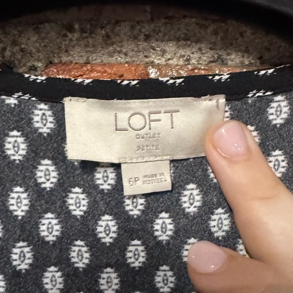 LOFT Black and White Patterned Garment - Picture 3 of 7